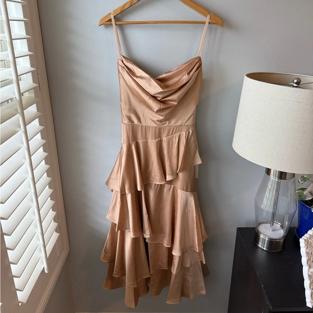 Mac Duggal nwt mac